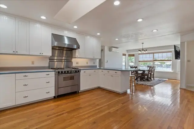Listing Image for 345 Ohaa St 11 of 47