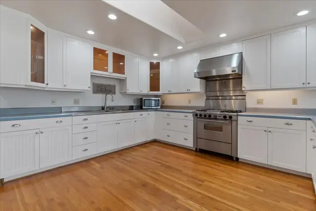 Listing Image for 345 Ohaa St 7 of 47