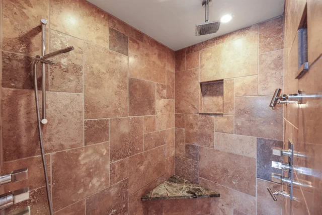 Listing Image for 49 Hiwalani Loop 15 of 49