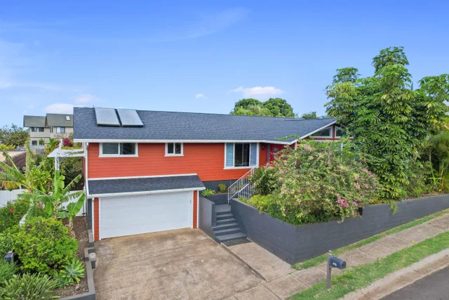 Listing Image for 49 Hiwalani Loop 23 of 49