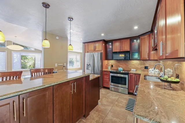 Listing Image for 49 Hiwalani Loop 8 of 49