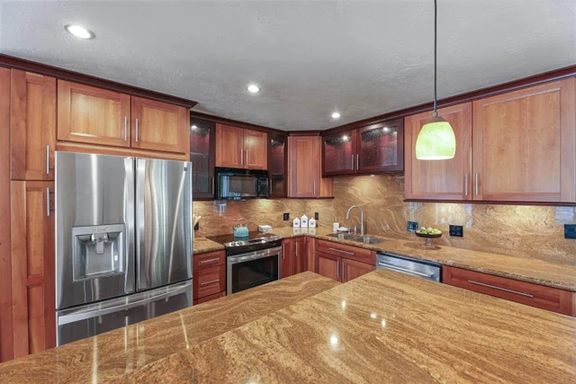 Listing Image for 49 Hiwalani Loop 9 of 49