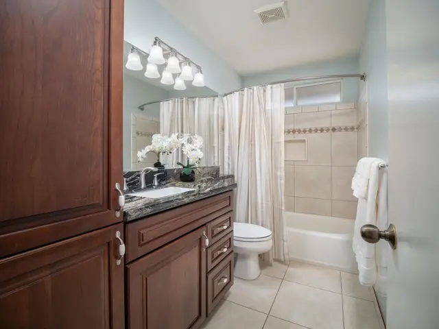 Listing Image for 916 Kahoku Pl 41 of 50
