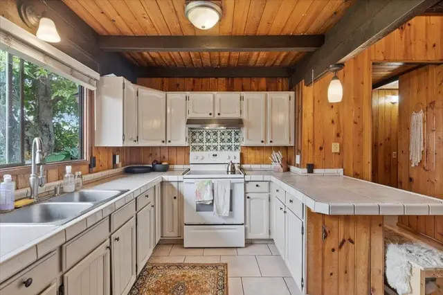 Listing Image for 11 Keola Pl 3 of 36