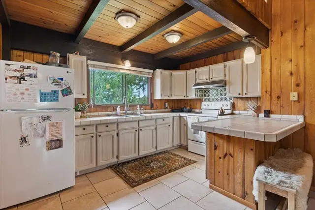 Listing Image for 11 Keola Pl 8 of 36