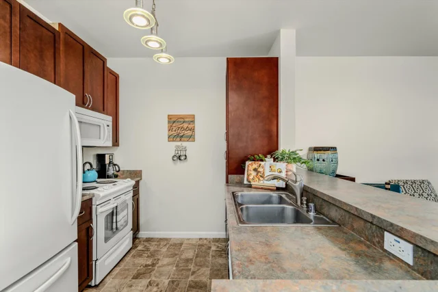 Listing Image for 214 Hooulu Ln 303 13 of 34