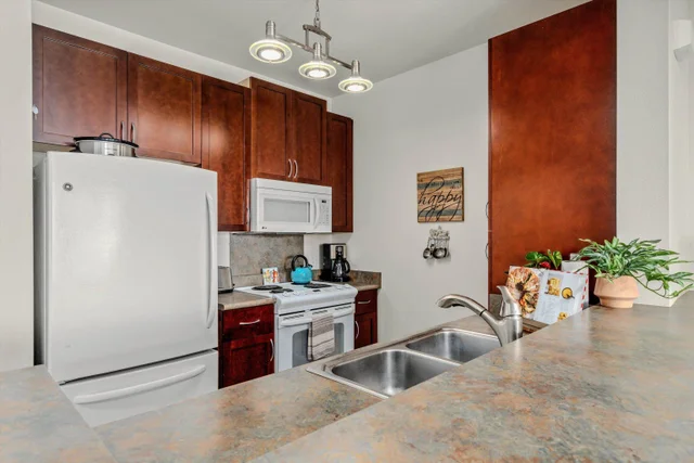 Listing Image for 214 Hooulu Ln 303 15 of 34