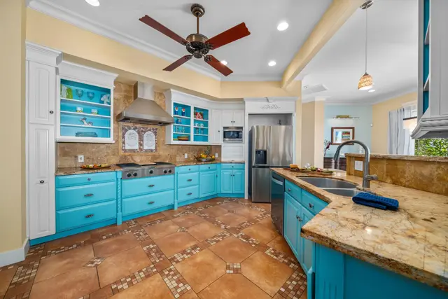 Listing Image for 21 W Huapala Pl A 15 of 50