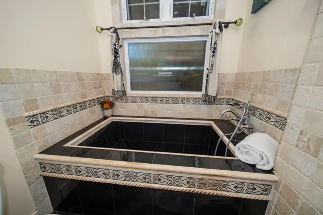 Listing Image for 21 W Huapala Pl A 39 of 50