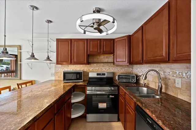 Listing Image for 3740 Lower Honoapiilani Rd D103 1 of 37