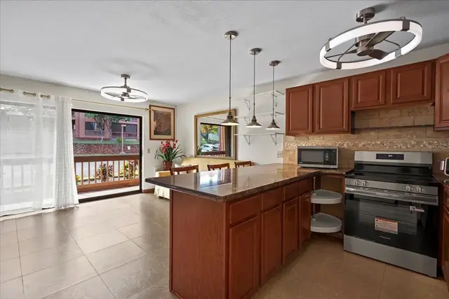 Listing Image for 3740 Lower Honoapiilani Rd D103 11 of 37