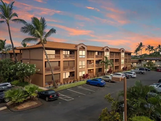 Listing Image for 3740 Lower Honoapiilani Rd D103 25 of 37