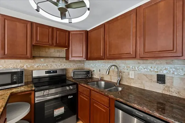 Listing Image for 3740 Lower Honoapiilani Rd D103 8 of 37