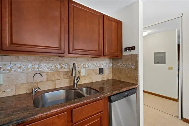 Listing Image for 3740 Lower Honoapiilani Rd D103 9 of 37