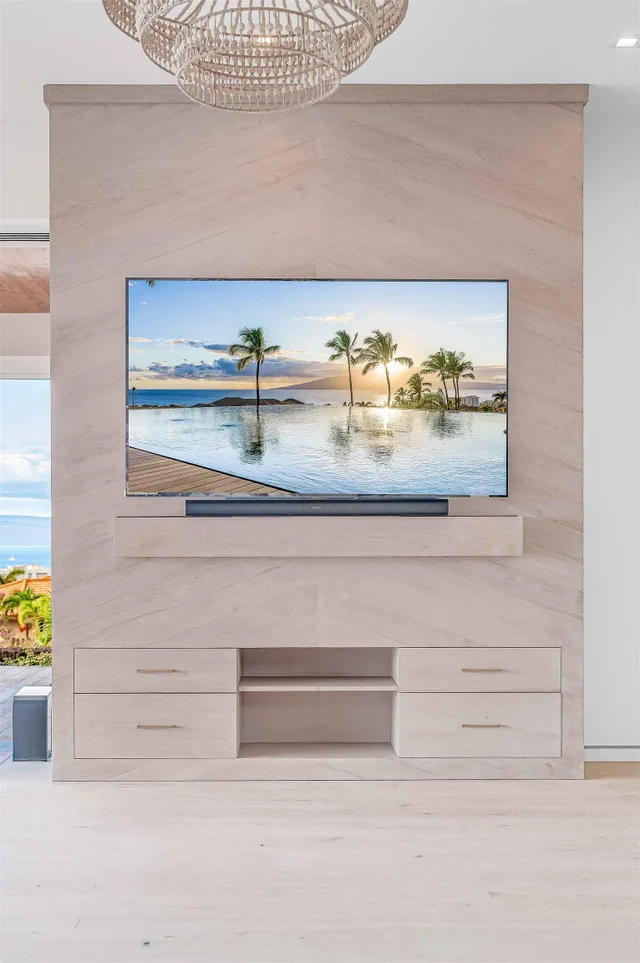 Listing Image for 467 Anapuni Loop 11 of 50