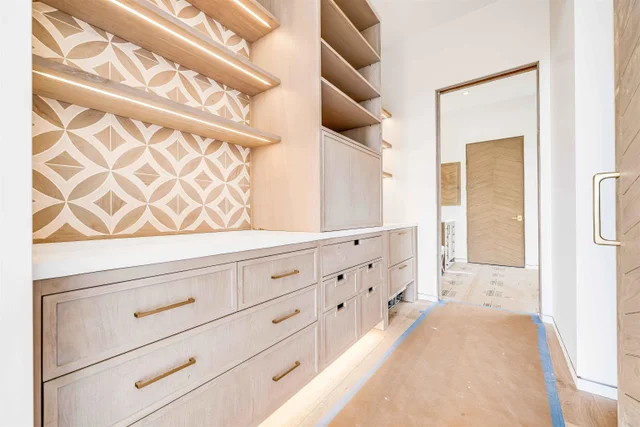 Listing Image for 467 Anapuni Loop 24 of 50