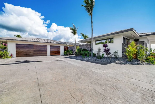 Listing Image for 467 Anapuni Loop 3 of 50