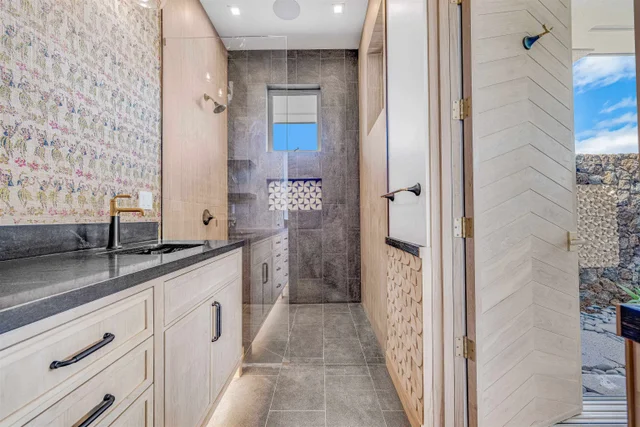 Listing Image for 467 Anapuni Loop 33 of 50