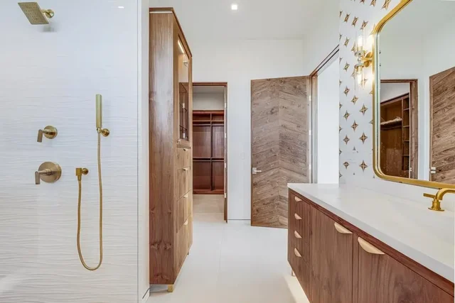 Listing Image for 467 Anapuni Loop 34 of 50