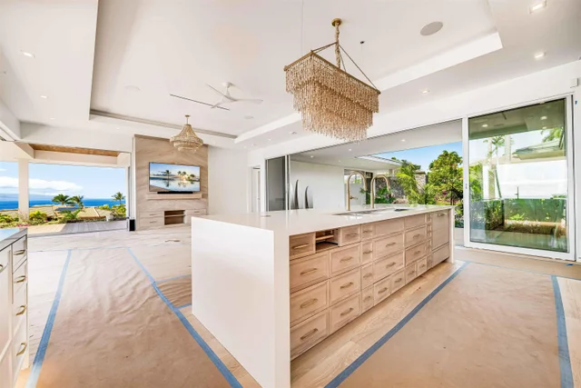 Listing Image for 467 Anapuni Loop 8 of 50