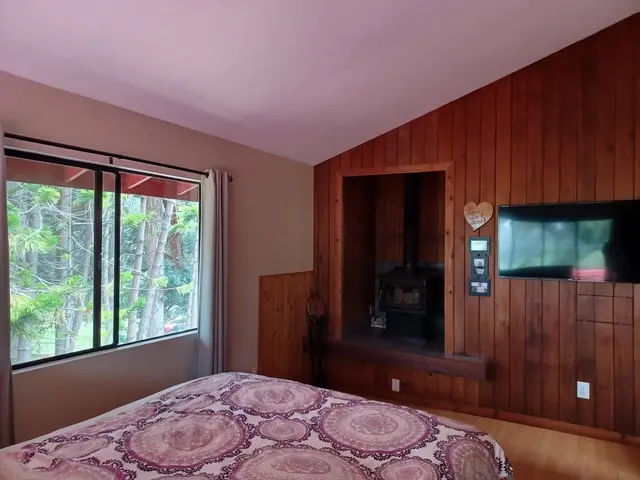 Listing Image for 16 Ehu Rd 11 of 50