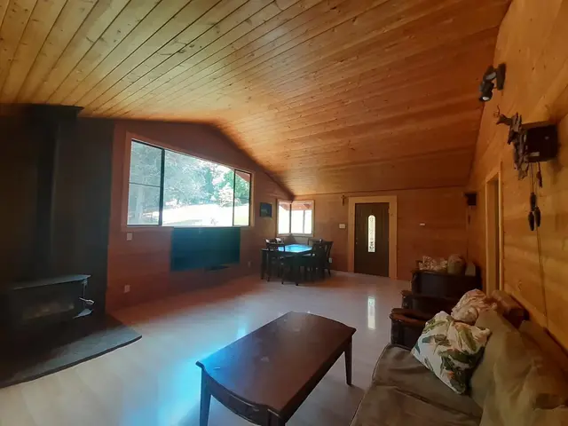 Listing Image for 16 Ehu Rd 8 of 50