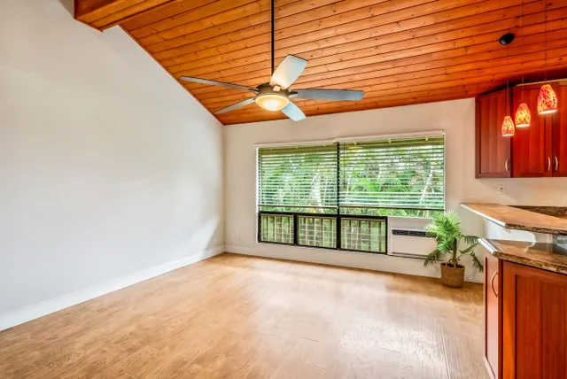 Listing Image for 15 Kulanihakoi St 17e 10 of 43