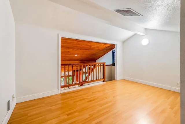 Listing Image for 15 Kulanihakoi St 17e 13 of 43