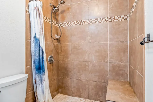 Listing Image for 15 Kulanihakoi St 17e 16 of 43