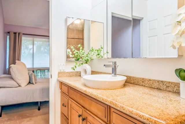 Listing Image for 15 Kulanihakoi St 17e 17 of 43