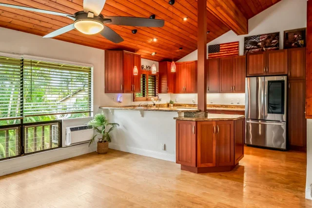 Listing Image for 15 Kulanihakoi St 17e 2 of 43