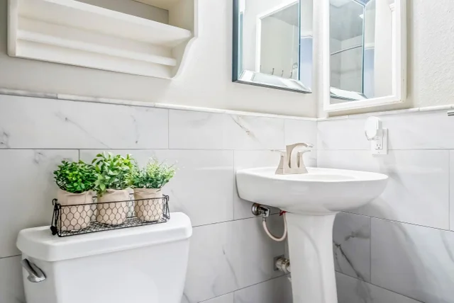 Listing Image for 15 Kulanihakoi St 17e 26 of 43