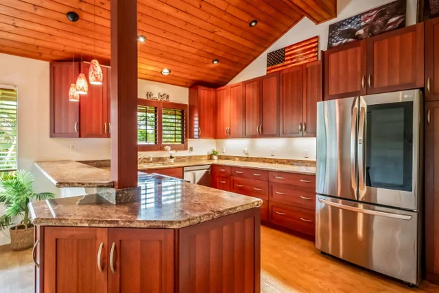 Listing Image for 15 Kulanihakoi St 17e 3 of 43