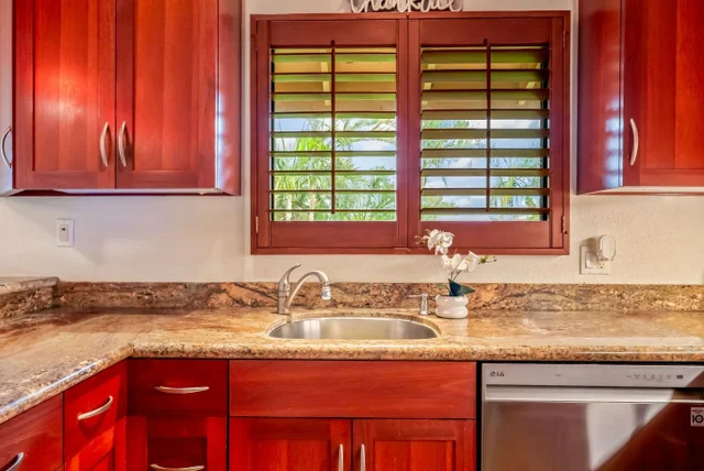 Listing Image for 15 Kulanihakoi St 17e 5 of 43