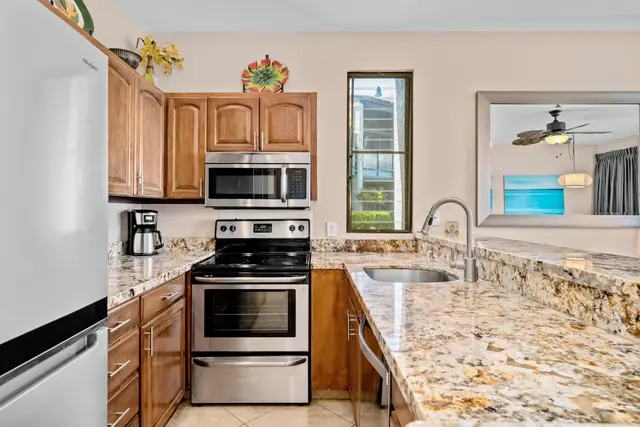 Listing Image for 5295 Lower Honoapiilani Rd B36 17 of 49