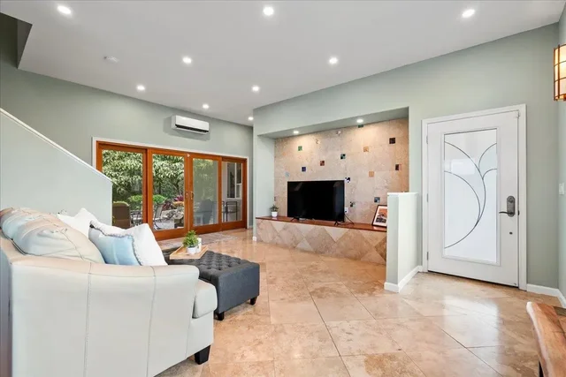 Listing Image for 543 Polulani Dr 23 of 50