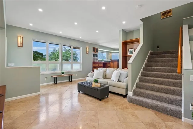 Listing Image for 543 Polulani Dr 24 of 50