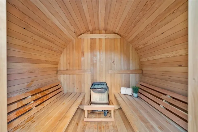 Listing Image for 543 Polulani Dr 38 of 50