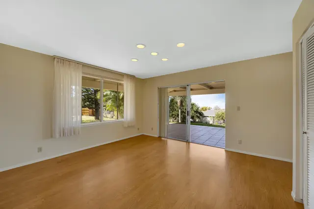 Listing Image for 41 Poha Pl 16 of 44