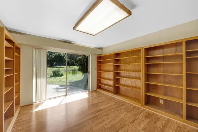 Listing Image for 41 Poha Pl 20 of 44