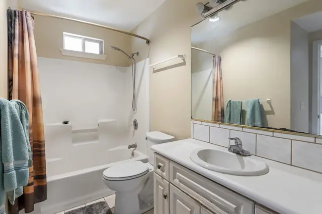Listing Image for 2058 Kanoe St 2c 7 of 27