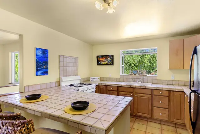 Listing Image for 404 Puniawa Rd 10 of 36