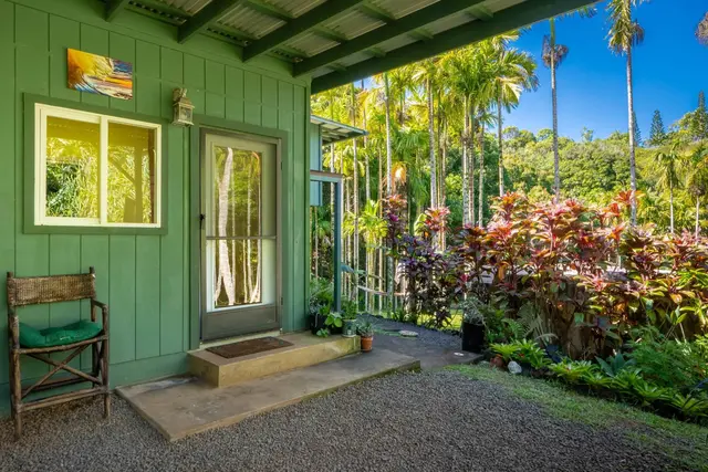Listing Image for 404 Puniawa Rd 2 of 36