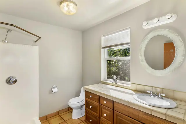 Listing Image for 404 Puniawa Rd 25 of 36