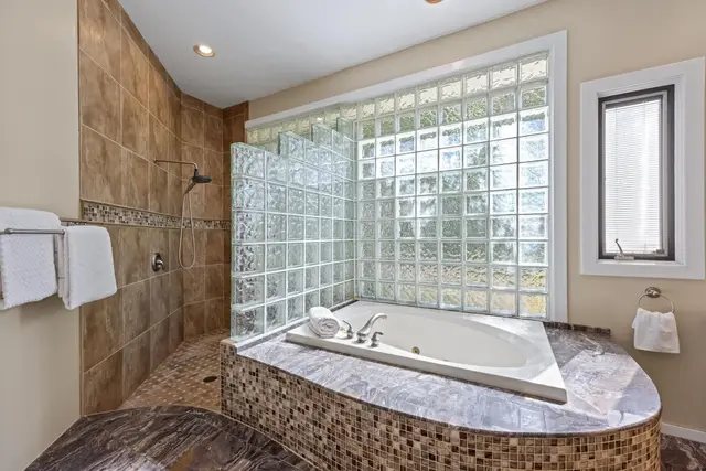 Listing Image for 1520 Kilinoe Pl 14 of 45