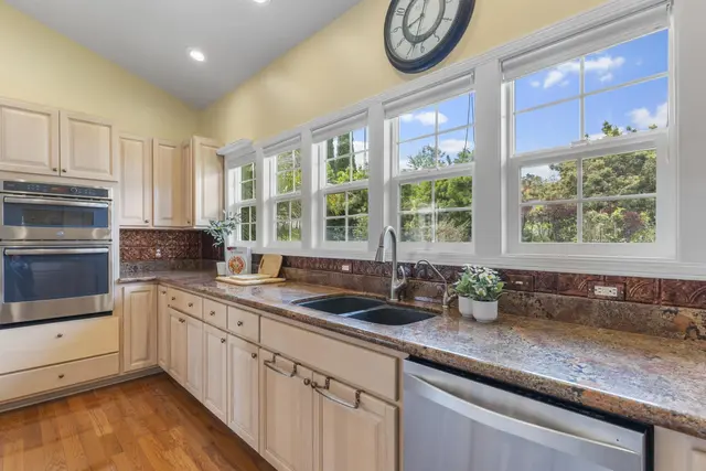 Listing Image for 83 Kulalani Dr 13 of 42