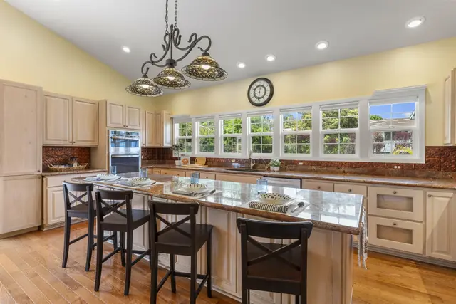 Listing Image for 83 Kulalani Dr 14 of 42