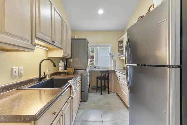 Listing Image for 83 Kulalani Dr 16 of 42