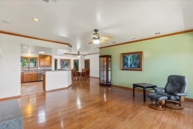 Listing Image for 37 Manu St 11 of 50