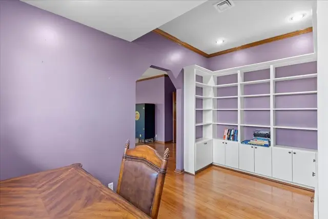 Listing Image for 37 Manu St 27 of 50